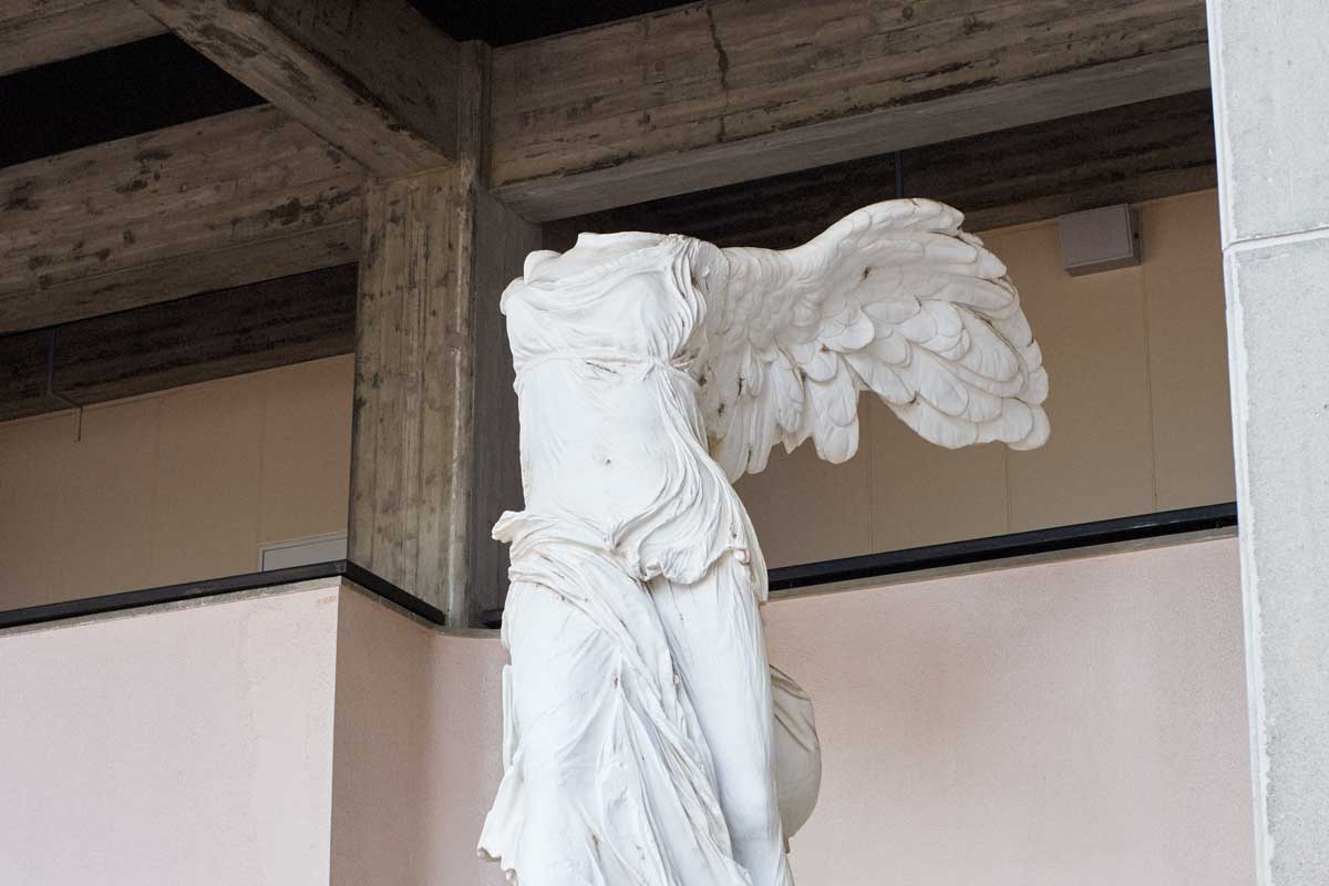 Niké of Samothrace at Suginami Campus